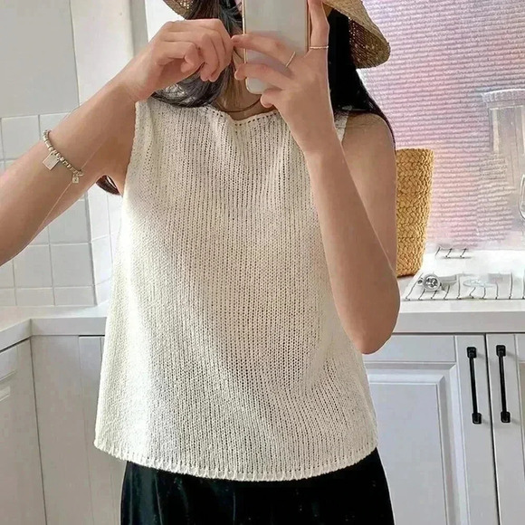 Beige Casual Women's Solid Round Neck Knit Top - Picture 4 of 8